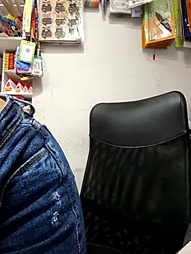 Michell Monrrone online show from April 16, 9:04 pm