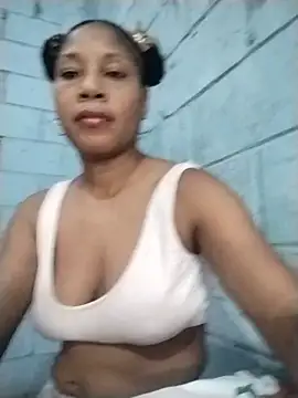 Snapshot of Lili-Sex chatting on June 10, 2:05 pm Lili-Sex online show from June 10, 2:05 pm