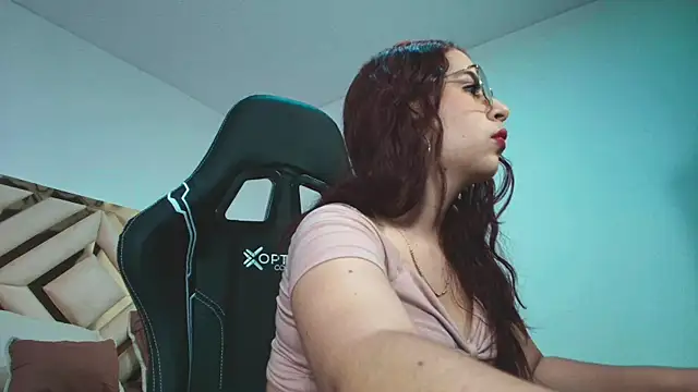 Sophia velvett online show from April 16, 12:17 pm