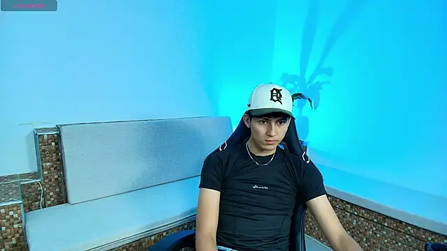 Valentino Rey online show from April 13, 11:59 am