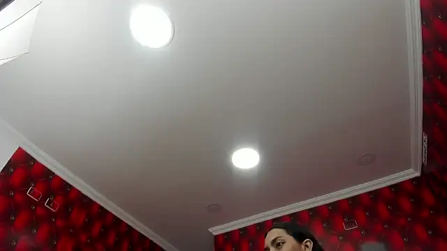 Kiara Skinny online show from April 12, 4:28 am