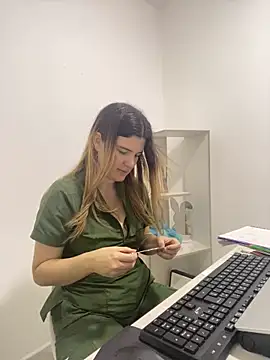 amelia 16 online show from May 26, 1:07 pm