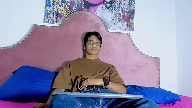 LiamKron online show from April 15, 11:39 am