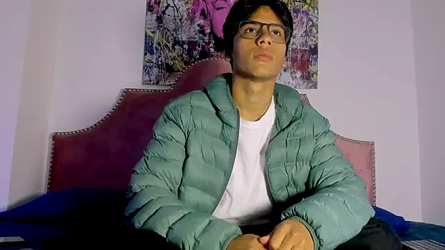 LiamKron online show from April 17, 11:24 am