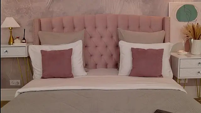 YunaStorm online show from April 9, 2:55 pm