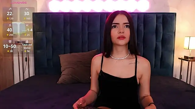 NicoleeNash online show from April 10, 6:18 am