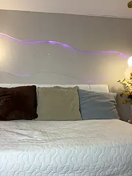 SamaraSmithX online show from April 12, 12:32 pm