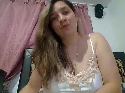 Snapshot of belucci_vale chatting on July 25, 1:25 am belucci vale online show from July 25, 1:25 am