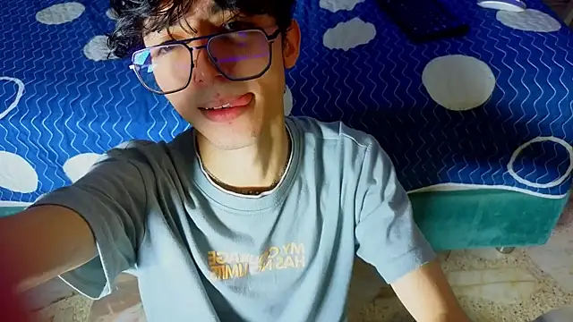 Twink Sebas7 online show from April 14, 12:11 pm