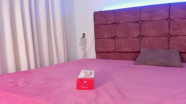 Hot LatinaX online show from April 19, 11:20 am