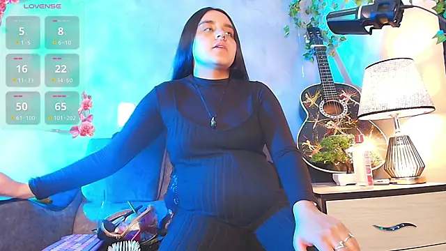 ambar  devon online show from April 14, 8:04 pm