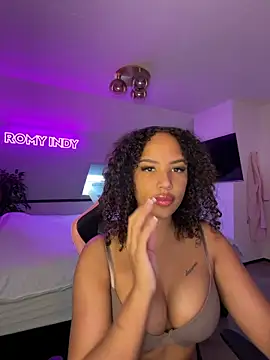 princessromyindy online show from April 14, 2:12 pm