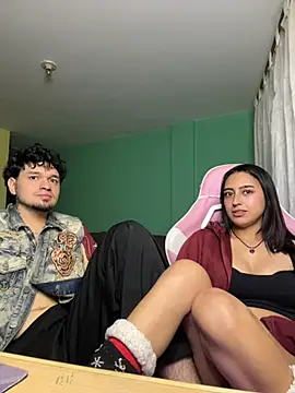hotlatinocouple   online show from May 15, 11:01 pm
