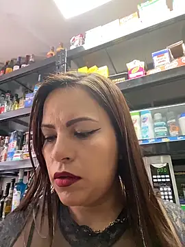 MIA ROSSEEE online show from May 4, 1:51 pm
