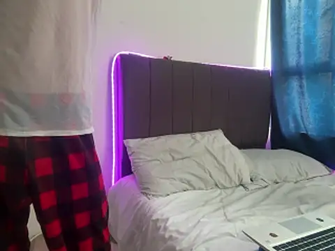  DavidPrince  online show from April 13, 6:35 pm