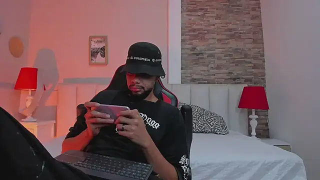 Snapshot of cero_khalifa chatting on May 27, 4:31 am cero khalifa online show from May 27, 4:31 am