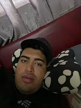Snapshot of alvarez-04 chatting on August 8, 9:17 pm alvarez-04 online show from August 8, 9:17 pm