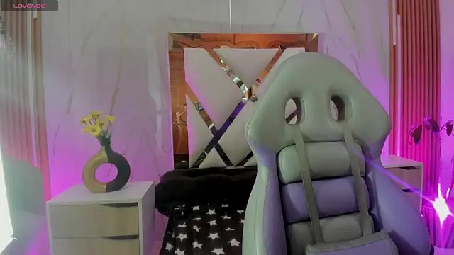 phamelaa 1 online show from April 10, 4:06 am