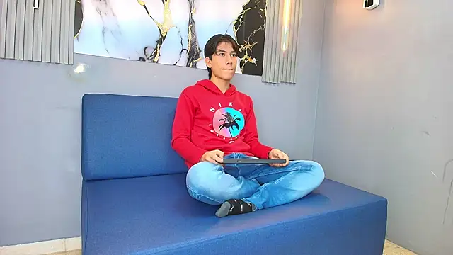 RAPHAEL NYON1 online show from April 11, 3:44 am