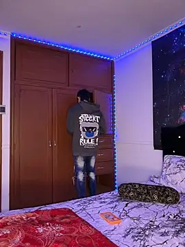 RoughDiamond  online show from April 12, 10:31 am