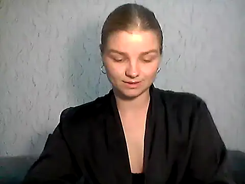 ElizaCrowe online show from April 17, 6:44 pm