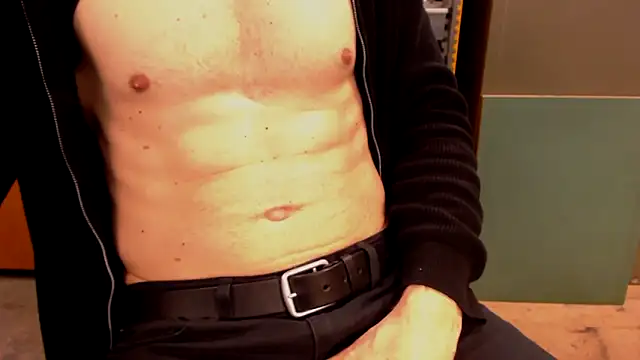 Blackandblue2000 online show from April 15, 7:26 am