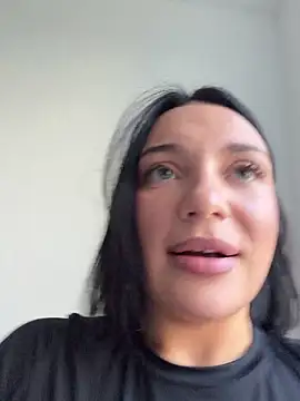 LucyHotty  online show from April 18, 10:08 am