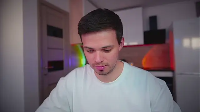 doll boy ob online show from April 16, 3:24 pm