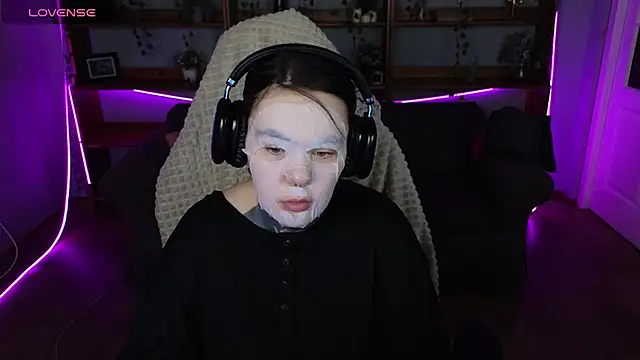 QwertyAnnie Lbo online show from April 15, 2:51 am