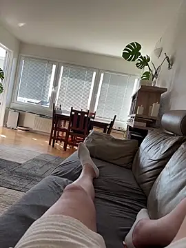 Snapshot of elysmay chatting on April 23, 1:35 pm elysmay online show from April 23, 1:35 pm