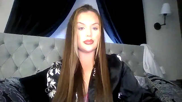 shelbyeyex online show from April 16, 5:14 pm