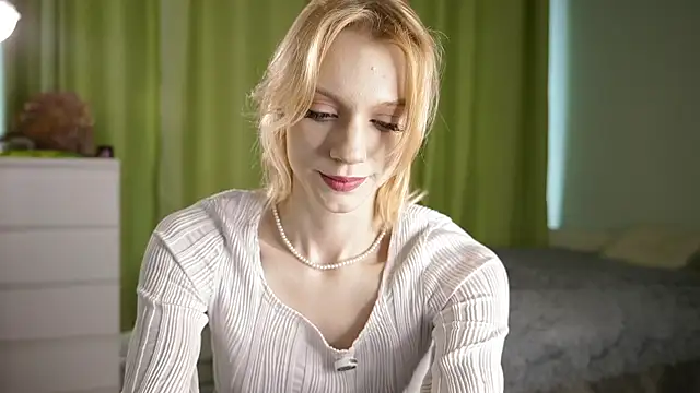 GildaThurgood online show from April 18, 5:11 am