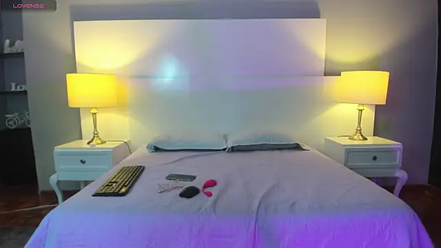 Aliss Taylor1 online show from April 14, 12:11 pm