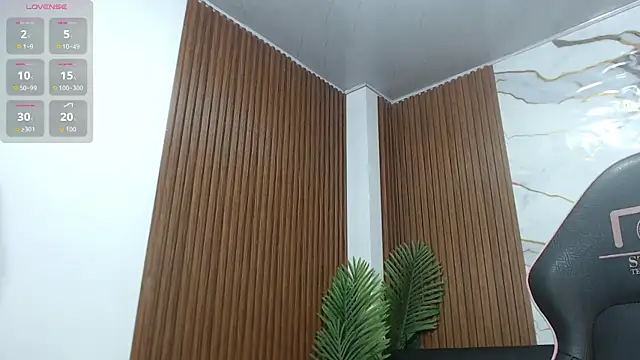 Snapshot of alonddra_tay chatting on July 13, 11:35 am alonddra tay online show from July 13, 11:35 am