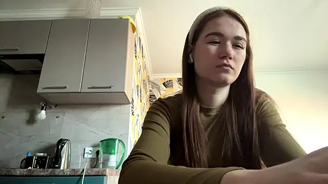 ValiriaX online show from April 17, 1:47 pm