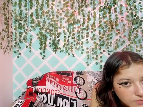 Selene 333 hot online show from April 11, 5:17 pm