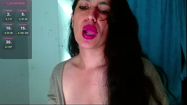 Snapshot of diosa_gil chatting on June 30, 4:02 am diosa gil online show from June 30, 4:02 am
