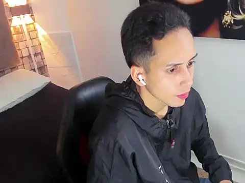 Zack isback online show from April 14, 7:53 pm