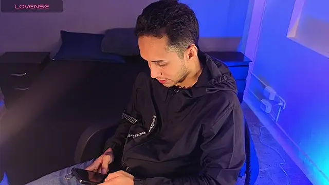 Zack isback online show from April 17, 8:23 pm