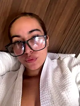 Aitana Lux online show from April 17, 7:28 pm