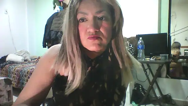 Snapshot of Mich76 chatting on July 1, 3:30 am Mich76 online show from July 1, 3:30 am