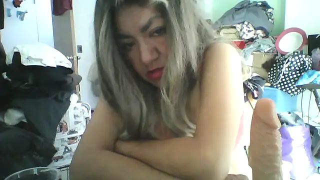 Snapshot of Mich76 chatting on July 26, 12:08 am Mich76 online show from July 26, 12:08 am