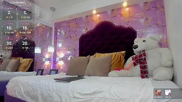 luna bloomm  online show from July 8, 4:50 am