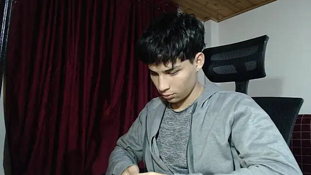 Snapshot of Marck-Pro chatting on July 1, 12:12 am Marck-Pro online show from July 1, 12:12 am