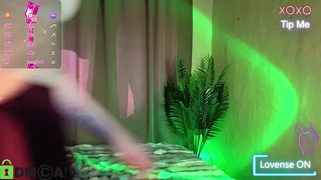 Ricki Bloom online show from May 26, 9:27 am