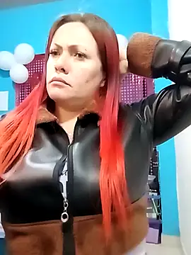 carolinhe26 online show from April 13, 12:32 pm