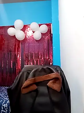 carolinhe26 online show from April 15, 11:16 pm