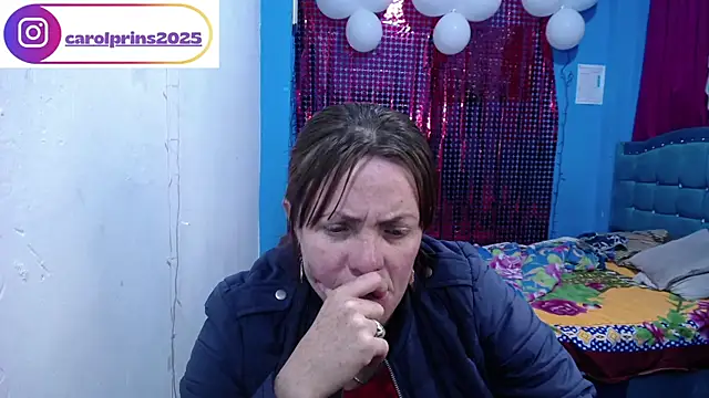 carolinhe26 online show from April 17, 1:36 pm