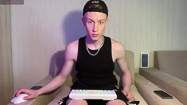 Travis Gracile online show from May 3, 9:48 am