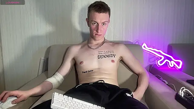 Travis Gracile online show from June 15, 9:11 am